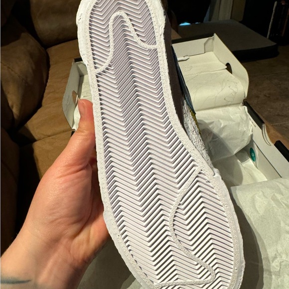 Nike/Sacai/KAWS Blazer Low Sneakers - Picture 4 of 5